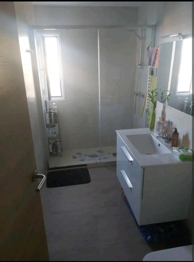 Amplia Habitacion En Vivienda Duplex Мадрид Екстериор снимка